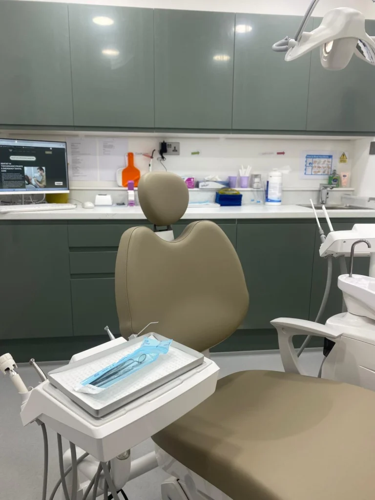 Emergency dentist in Twickenham providing urgent dental care and pain relief